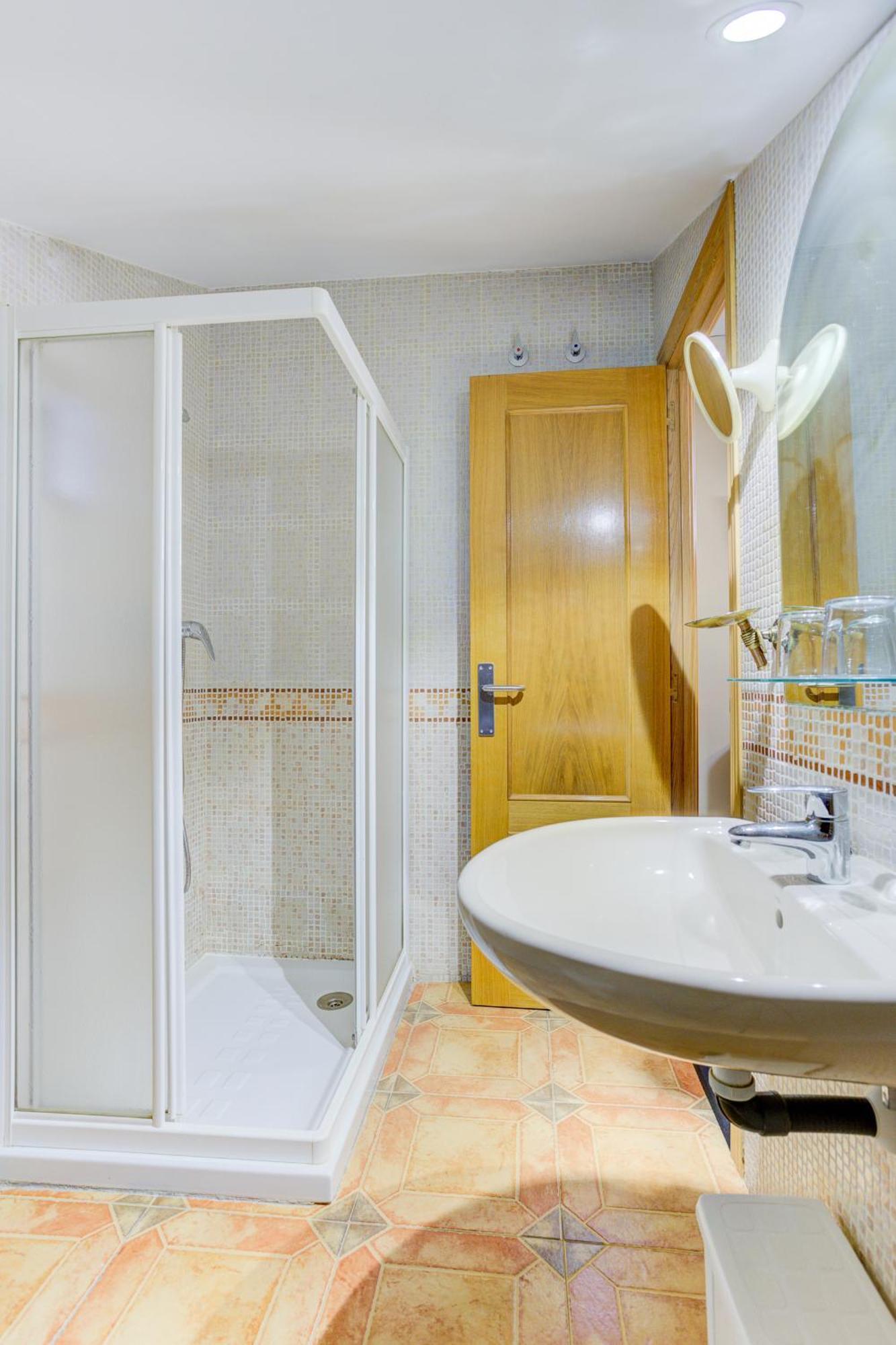 Hotel Pizarro Уманес де Мадрид Екстериор снимка