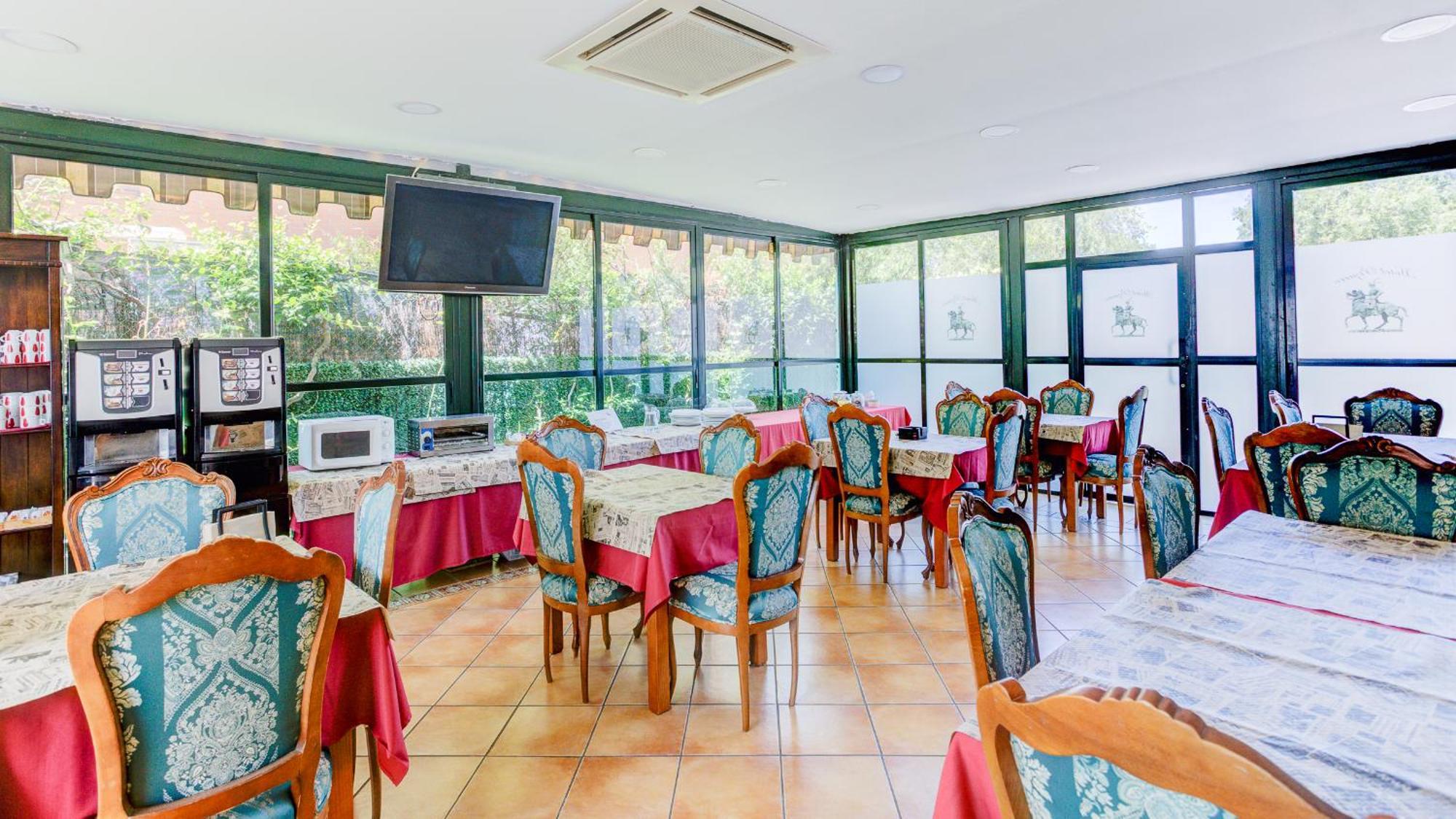 Hotel Pizarro Уманес де Мадрид Екстериор снимка